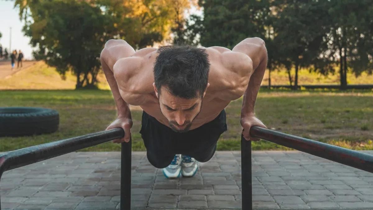 Evde Vücut Ağırlığıyla (calisthenics) Çalışanlarda Kreatin Su Tutumu Performansı Düşürür Mü?